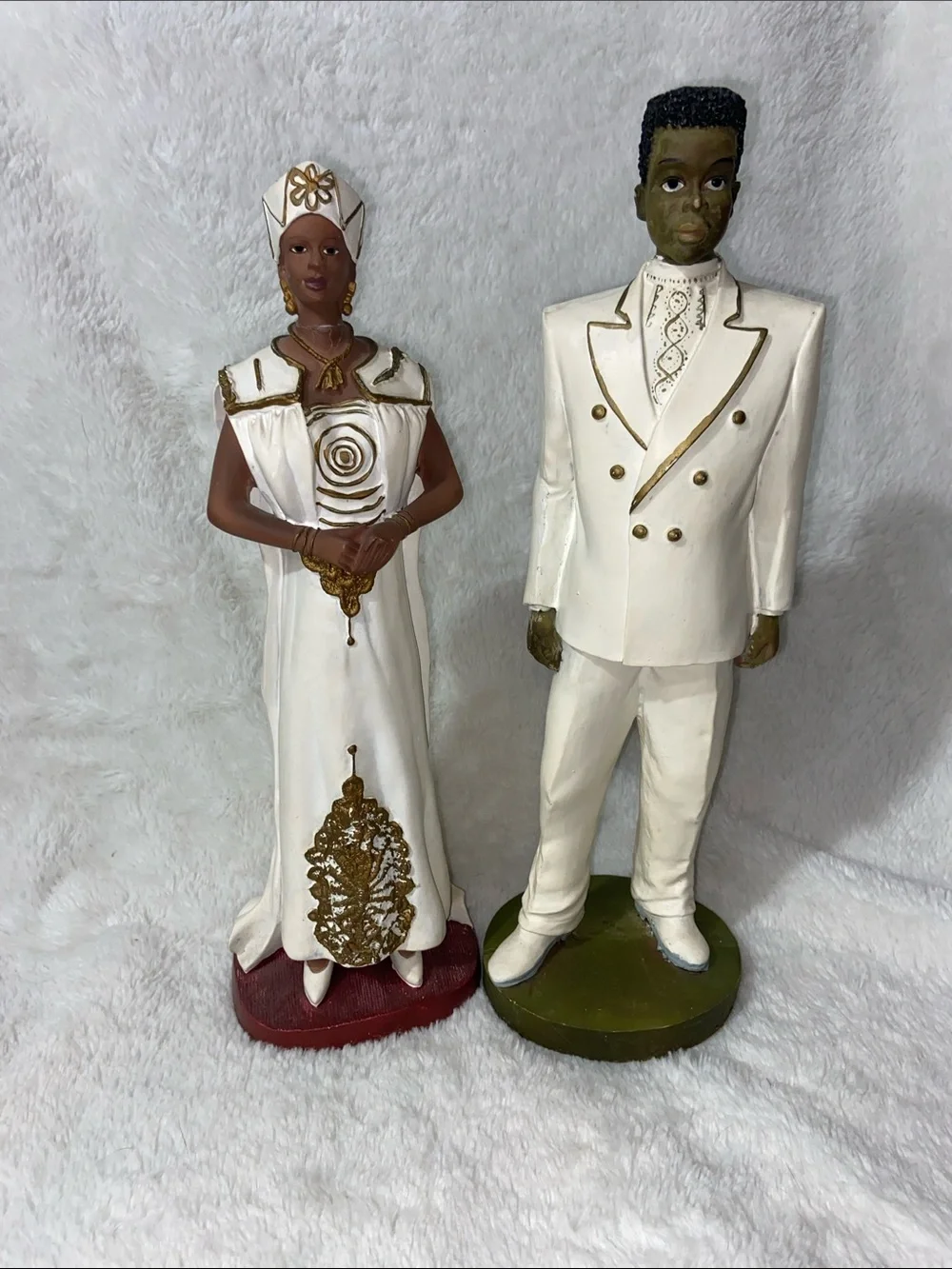 African American bride and groom wedding statues